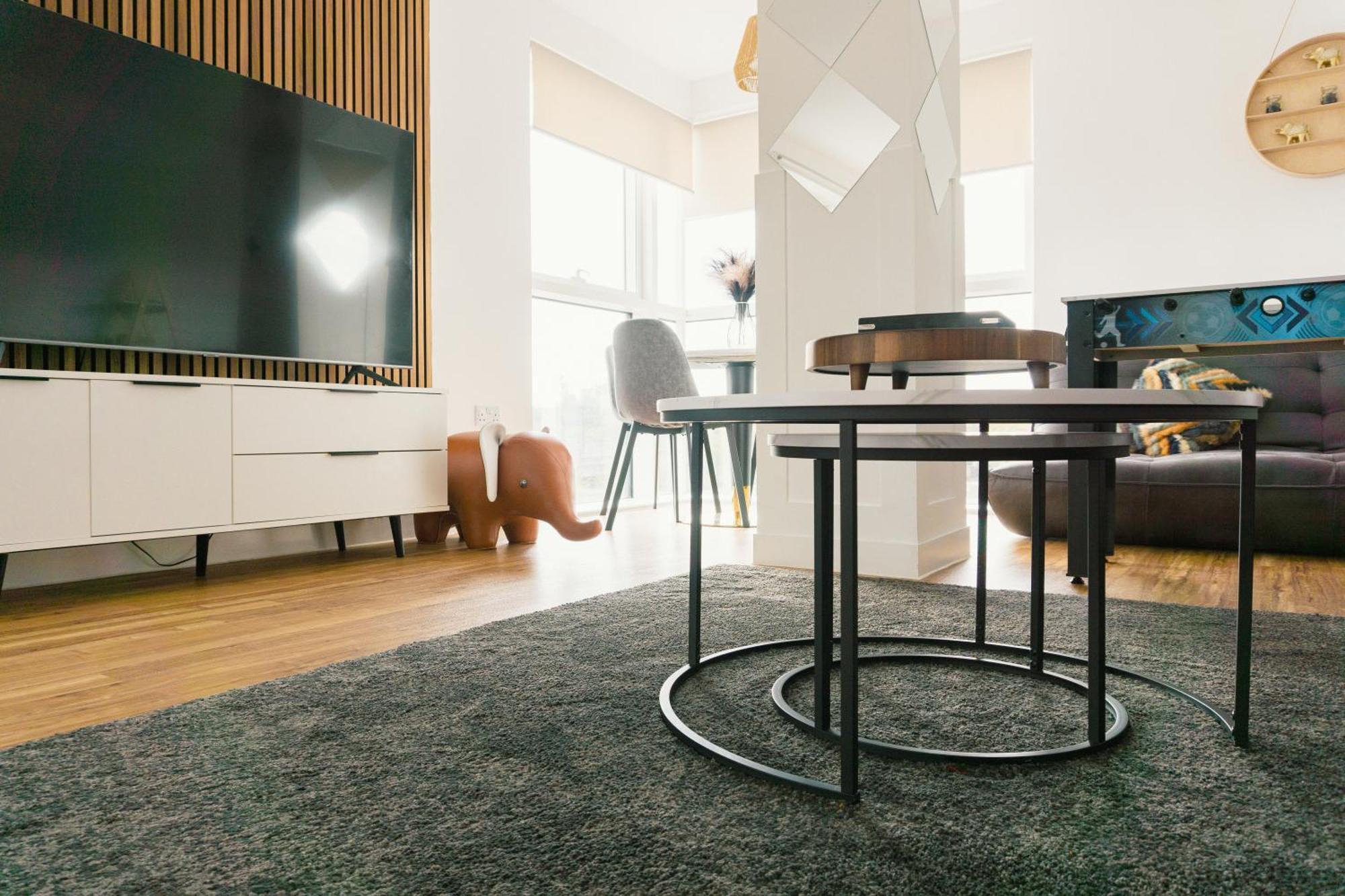 Manchester'S Luxurious 2-Bed Haven With Balcony - Canal Views & Proximity To Manchester United Eksteriør billede