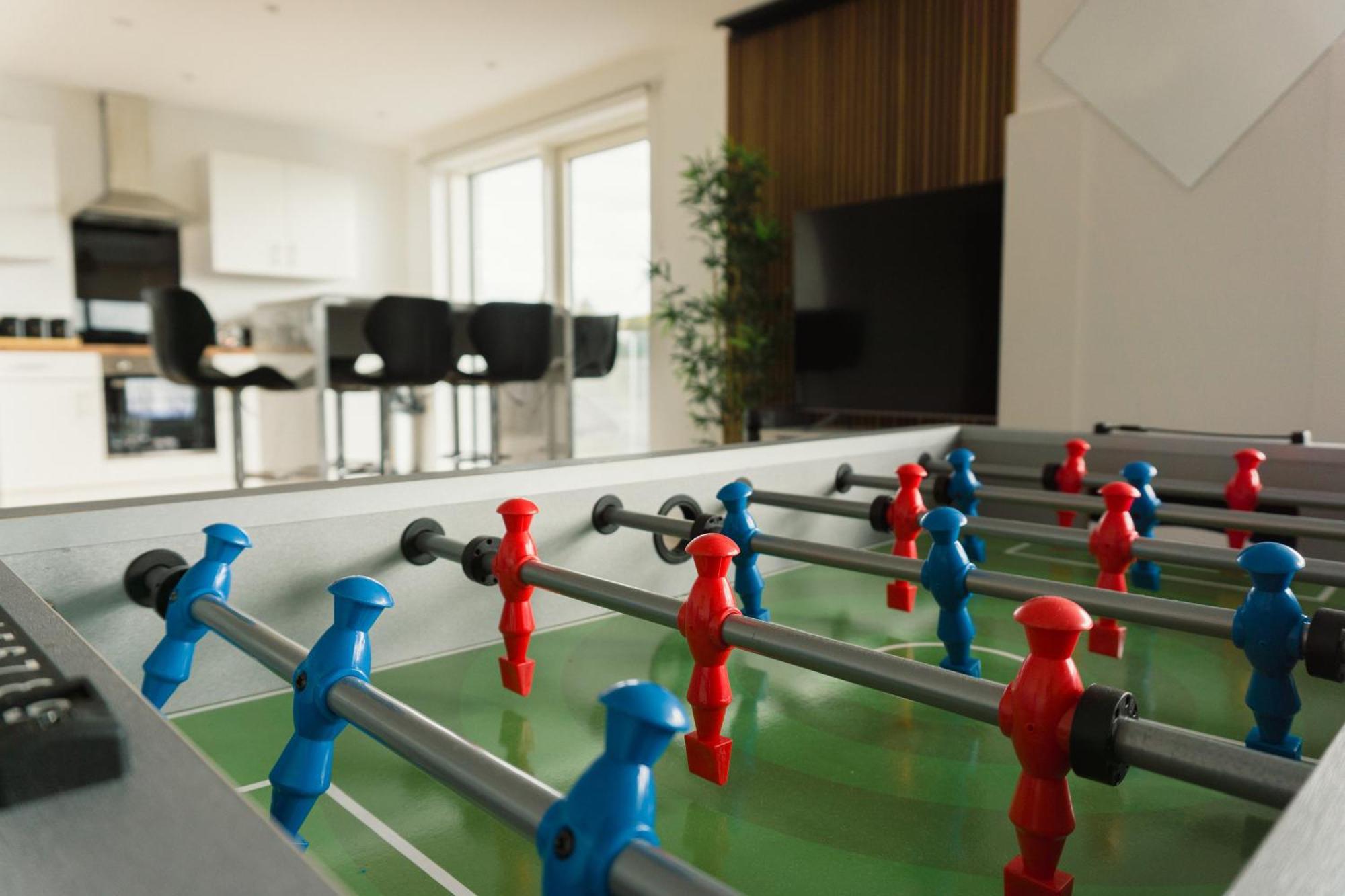 Manchester'S Luxurious 2-Bed Haven With Balcony - Canal Views & Proximity To Manchester United Eksteriør billede