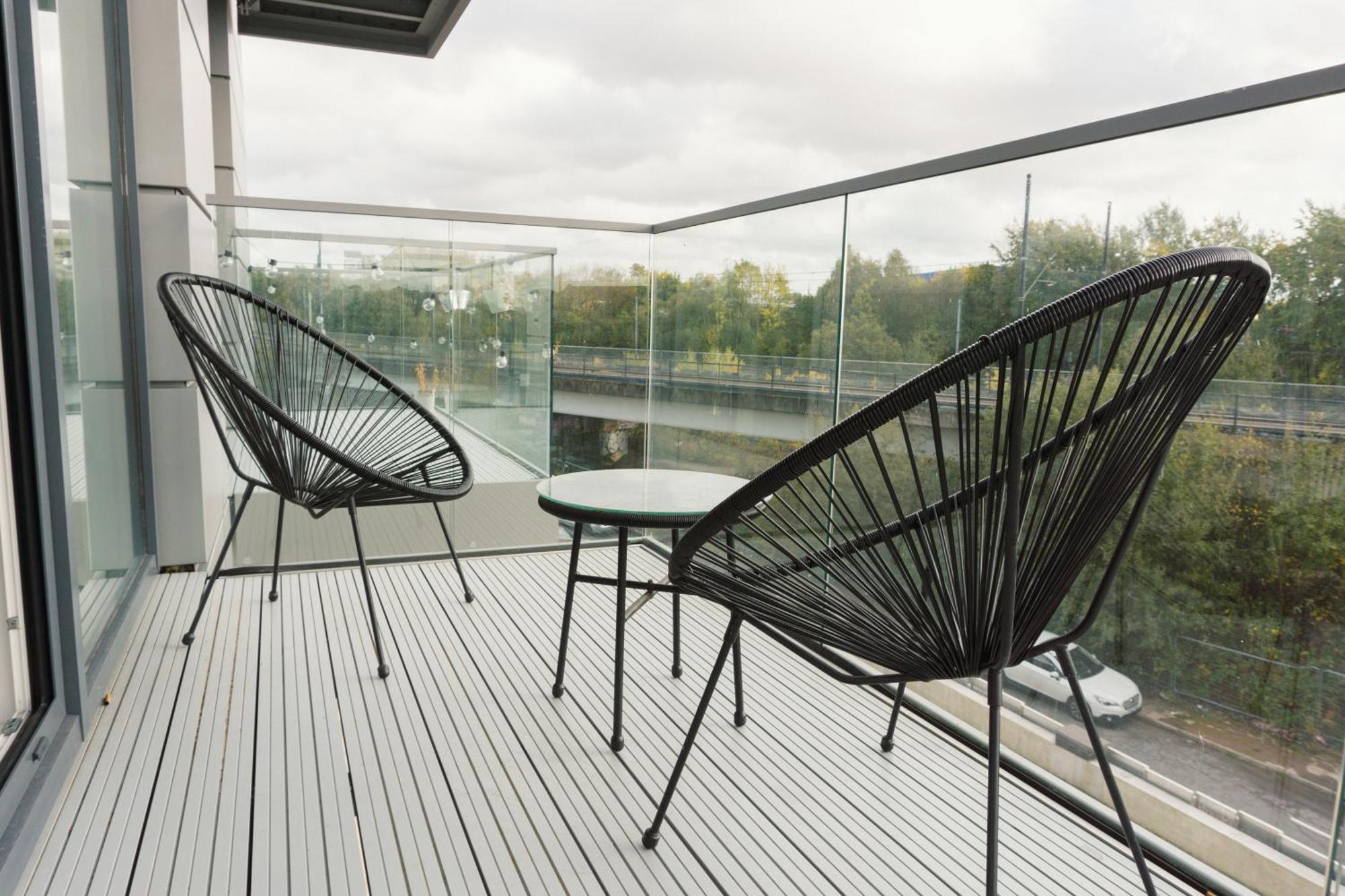 Manchester'S Luxurious 2-Bed Haven With Balcony - Canal Views & Proximity To Manchester United Eksteriør billede